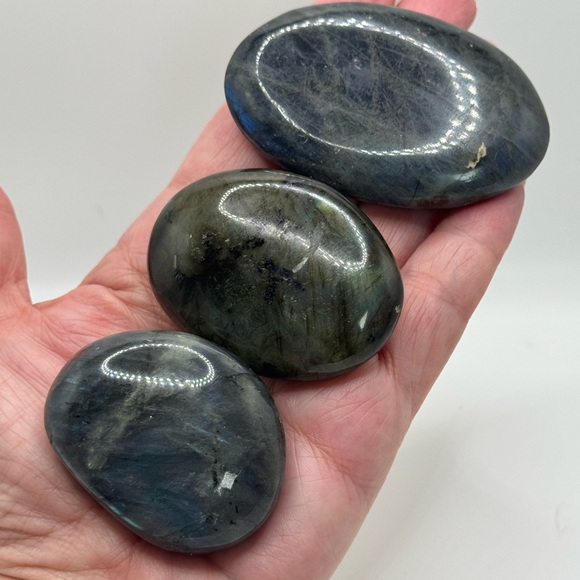Labradorite Palm Stone Bundle - Picture 3 of 4